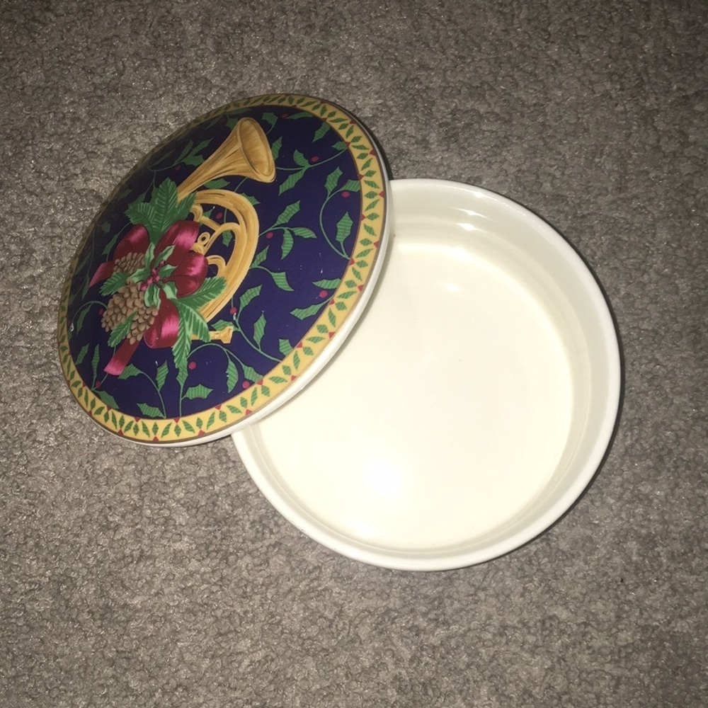 Vintage Mikasa “Holiday Music” Trinket Box